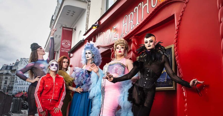 Paris: Madame Arthur Cabaret Show Ticket - Minima Geste’s French test at 10:30 pm
