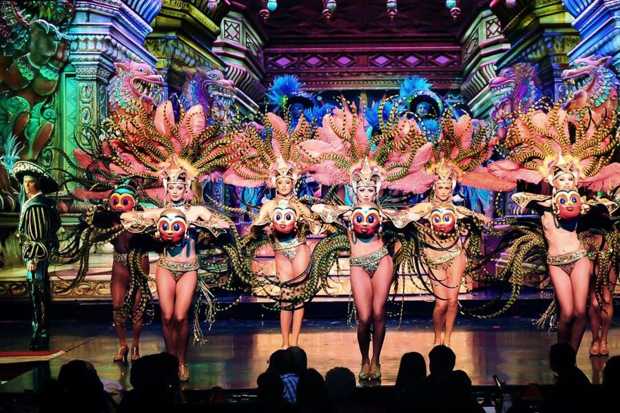 Paris: Moulin Rouge Cabaret Show Ticket with Champagne - What Féerie is really like on stage