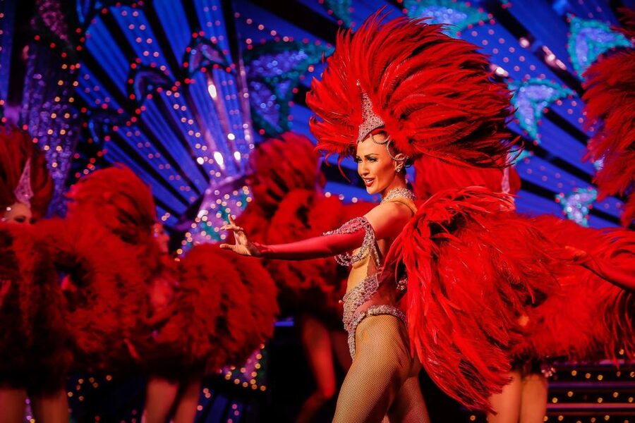 Paris: Moulin Rouge Cabaret Show Ticket with Champagne - Seating, sightlines, and the shared-table setup