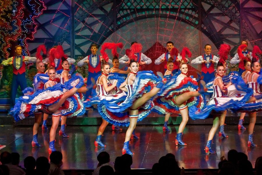 Paris: Moulin Rouge Cabaret Show Ticket with Champagne - Adult content and the question of children
