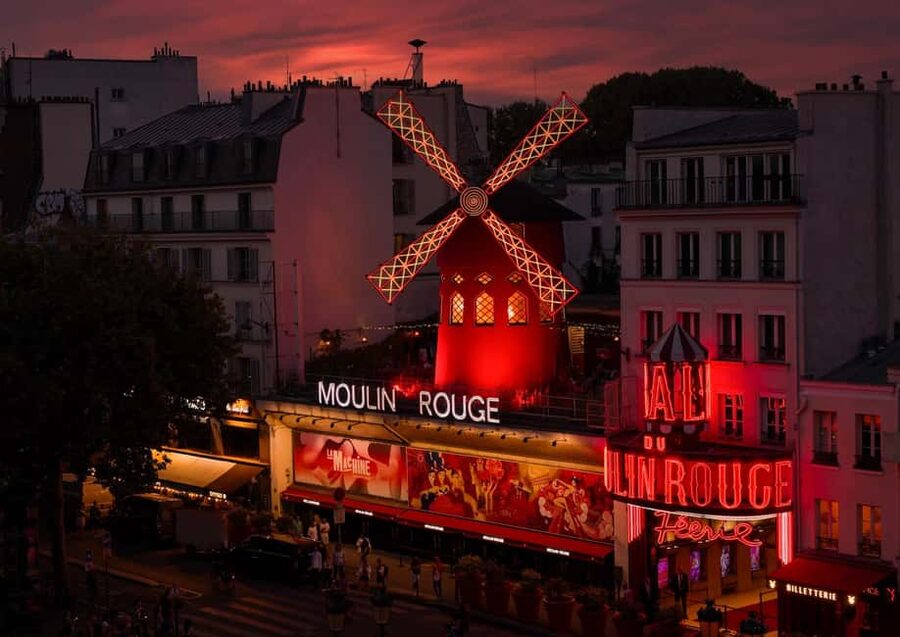 Paris: Moulin Rouge Cabaret Show Ticket with Champagne - Is $115 a fair price?