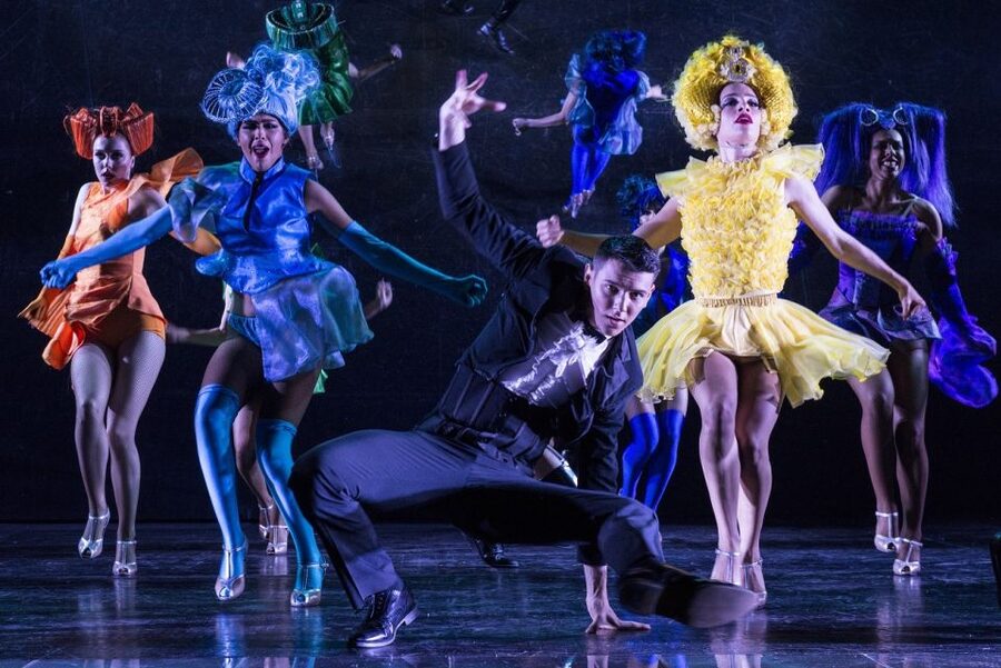 Paris: Paradis Latin Cabaret Show with Optional Champagne - Dress well and pack light