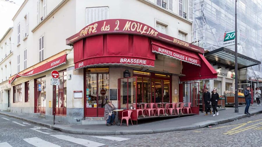 Paris: Small Group Moulin Rouge & Sacré Cœur Montmartre Tour - How the guides shape the experience
