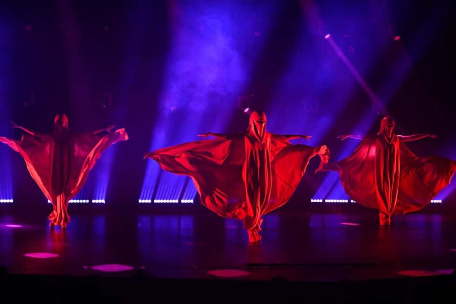 Paris: The Empire Strips Back – a night of show and atmosphere - A galaxy far, far naughtier