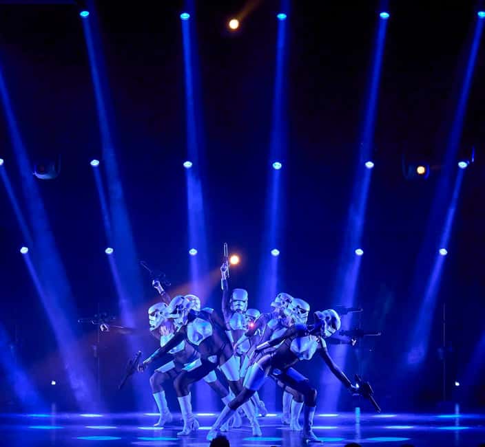 Paris: The Empire Strips Back – a night of show and atmosphere - The theater and the night-out setting