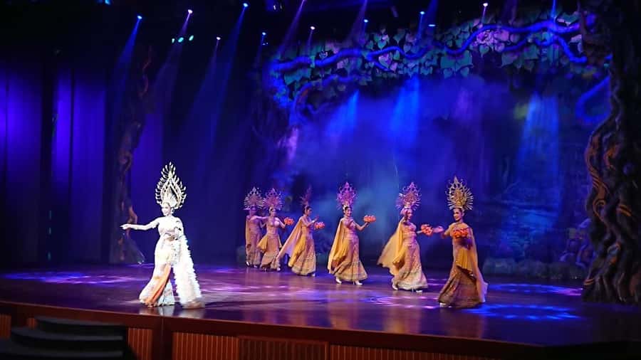 Pattaya: Alcazar Cabaret Show VIP Seat with Private Transfer - What the Alcazar Show Feels Like