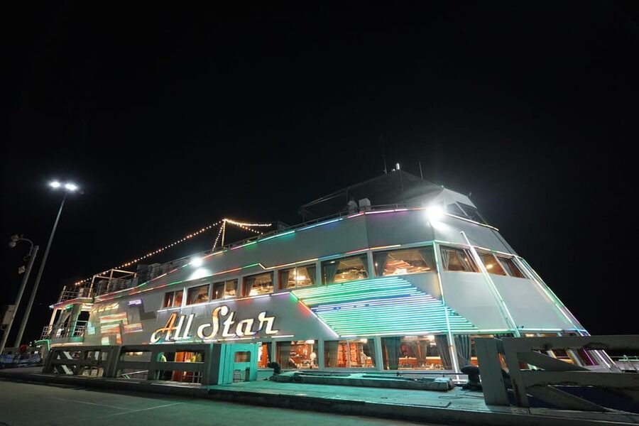 Pattaya: All Star Dinner Cruise, Cabaret Show & Beer Buffet - Starting at Balihai Pier before sunset