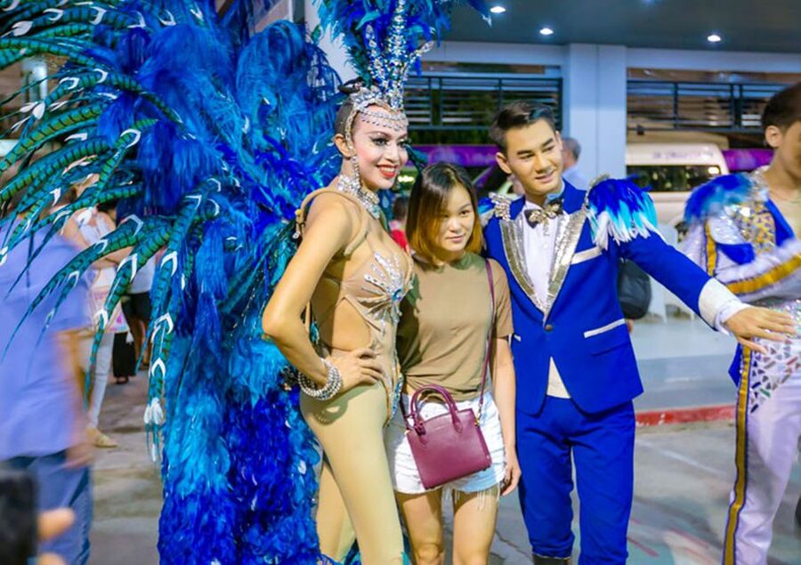 Phuket: Simon Cabaret Show Admission Ticket - What kind of music and performance should you expect?