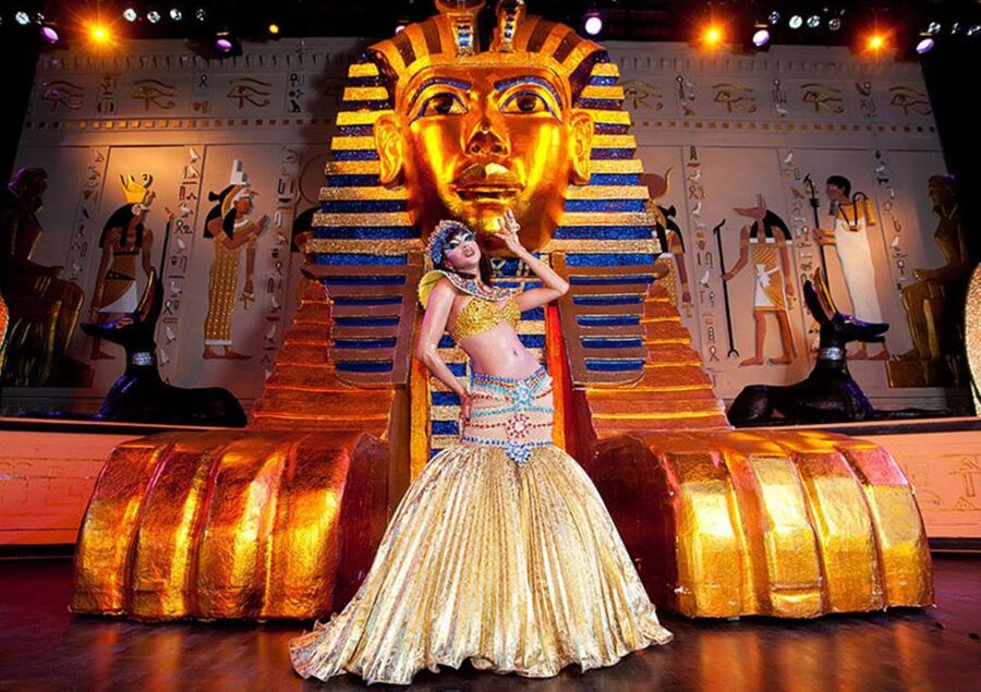 Phuket: Simon Cabaret Show Admission Ticket - The photo opportunity after the curtain falls