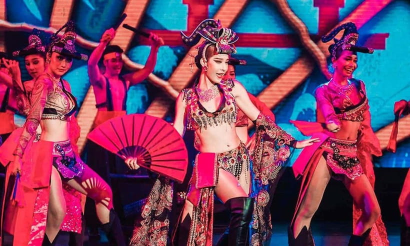 Phuket: Simon Cabaret Show Tickets Optional First 3 Rows - The Photo Policy and Post-Show Pressure