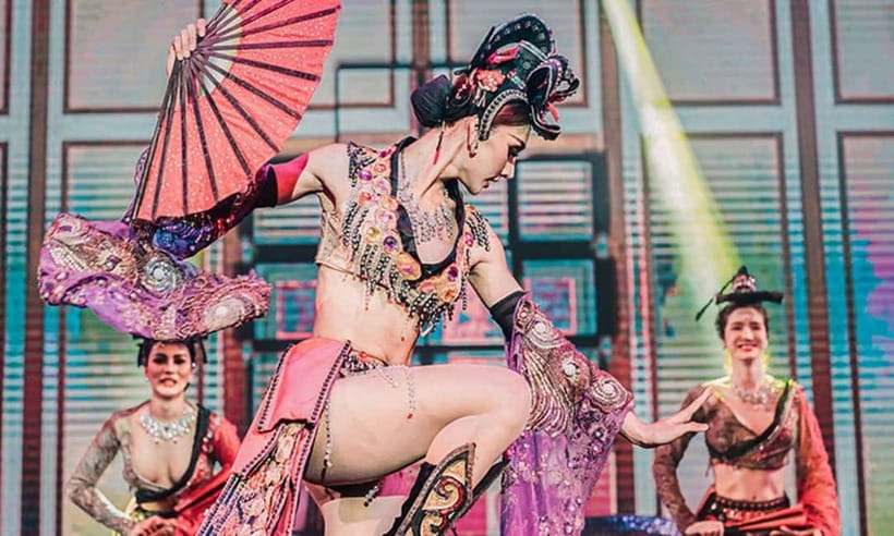 Phuket: Simon Cabaret Show Tickets Optional First 3 Rows - Costumes, Sets, and Lighting