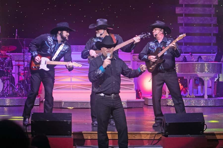 Pigeon Forge: Country Tonite Theatre Show Ticket - Country classics and bluegrass numbers