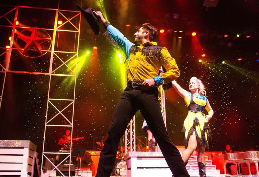 Pigeon Forge: Country Tonite Theatre Show Ticket - Gospel singing and the emotional center
