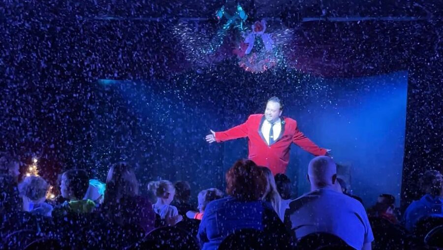Pigeon Forge: Steven Best's Unbelievable Magic Show - The first minutes set the tone