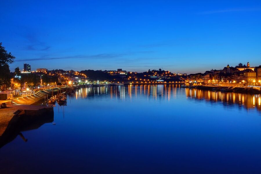 Porto: All-Inclusive Fado Dinner Show and Night Tour - Why this evening works well in Porto