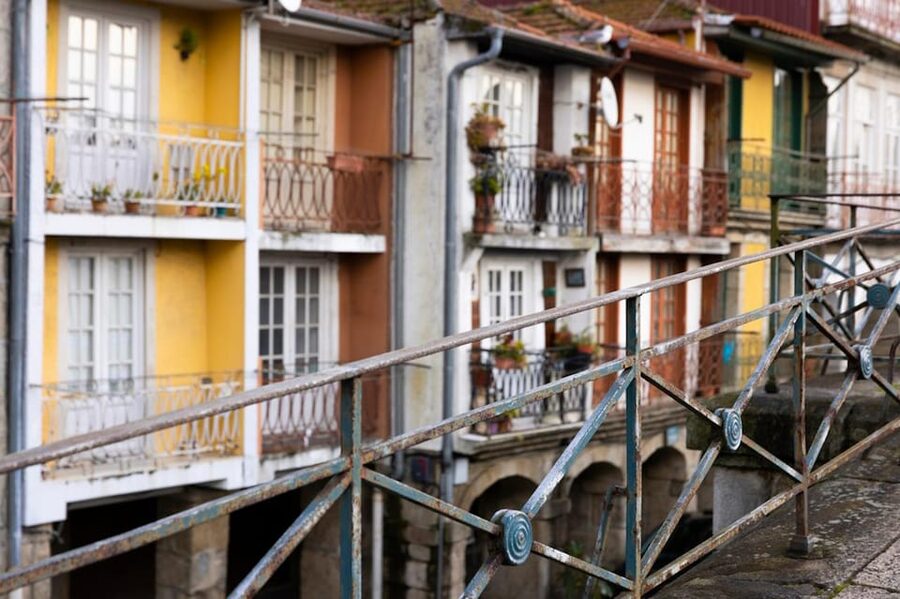 Porto: An Intimate Fado Show in a Historical Tavern - The second half: Traditional Fado and stronger emotion