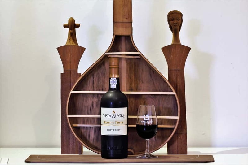 Porto: Authentic Fado Show, Port Wine & Handmade Instruments - Why the intimate room changes the evening