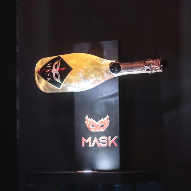 Porto: Cabaret & Pole Shows, with a Welcome Drink! - Key points to know before you book
