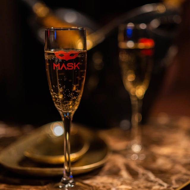 Porto: Cabaret & Pole Shows, with a Welcome Drink! - Cancellation and booking flexibility