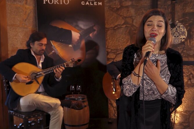 Porto: Cálem Cellar Tour, Live Fado Show and Wine Tasting - What the two-port tasting actually includes