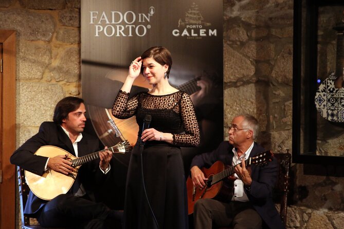 Porto: Cálem Cellar Tour, Live Fado Show and Wine Tasting - Starting at 5:45 pm in Vila Nova de Gaia