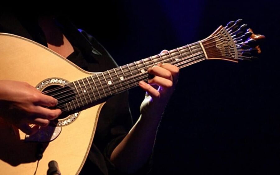 Porto: Fado Show with Dinner in a Traditional Fado House - What the Fado conversation adds