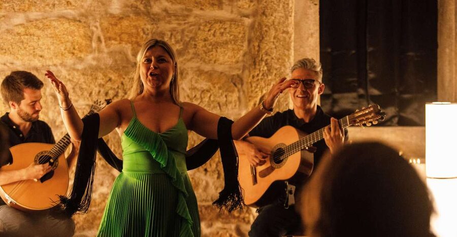 Porto: Live Fado Show with Glass of Port Wine - Best timing and practical planning