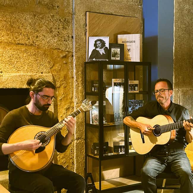 Porto: Traditional Fado Show with Welcome Drink - Key points at a glance
