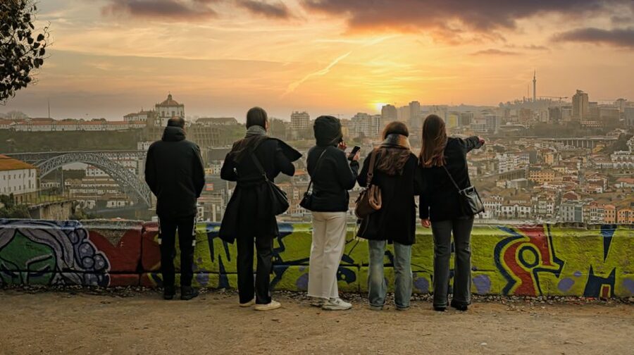 Porto: Wine Tour & One Hour Fado Show | All Included - A century-old café and a gentle opening