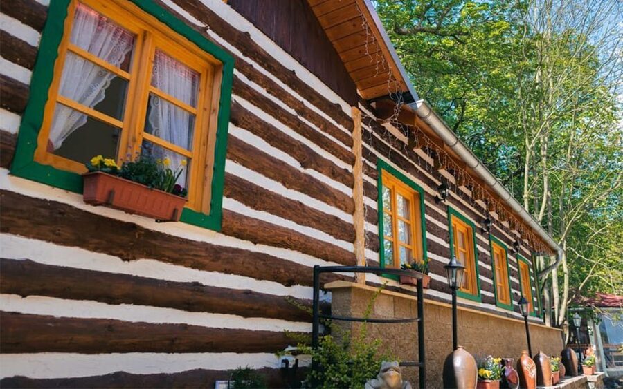 Prague: 3 Course dinner with Drinks, Folk Show & Transfers - Should You Book This Prague Folk Evening?