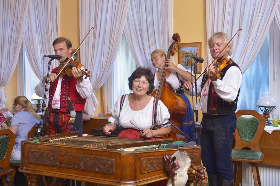 Prague: 3 Course dinner with Drinks, Folk Show & Transfers - The 6:45 PM Hotel Pickup