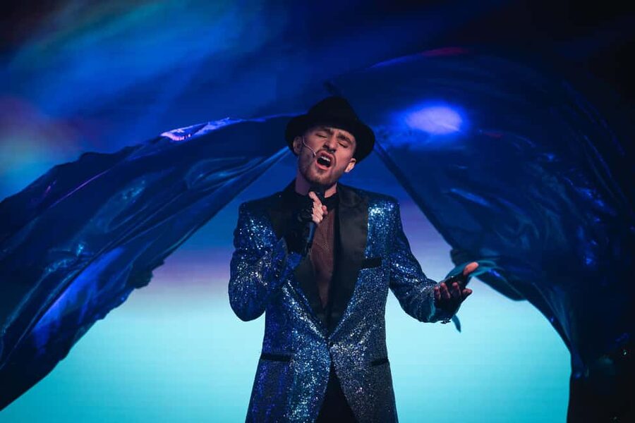 Prague:Breathtaking Cabaret Show with 4-Course Dinner Option - Choosing between the three seating categories