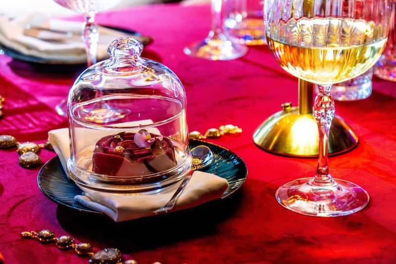 Prague: Cabaret Show at Medusa - Nightlife Prague - How the $34 price works in practice