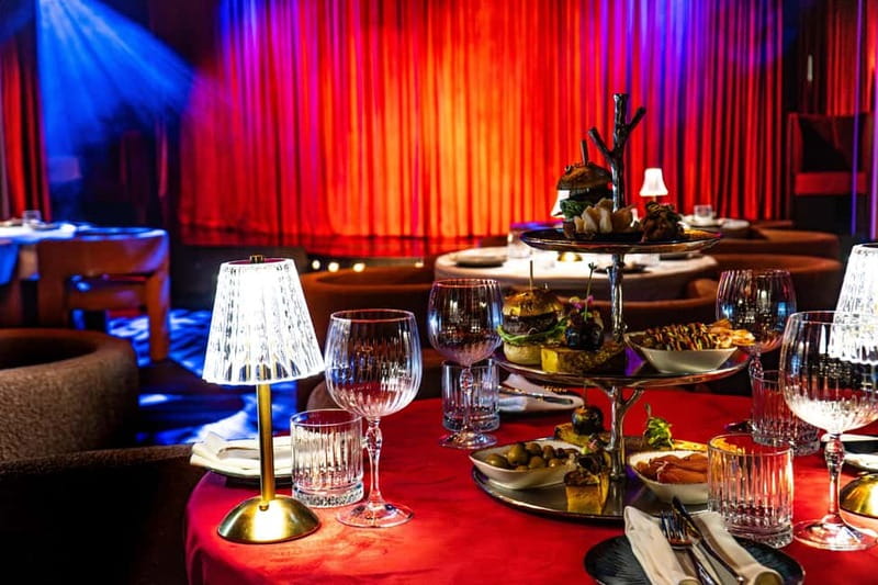 Prague: Cabaret Show at Medusa - Nightlife Prague - Practical timing for a smooth evening