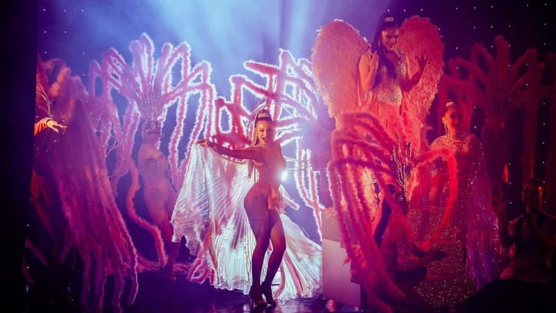 Prague: Cabaret Show at Medusa - Nightlife Prague - What happens from arrival to the final number
