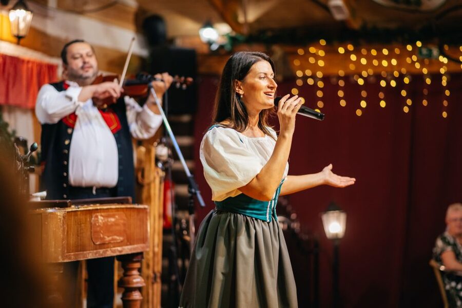 Prague: Dinner with Folk Show and Open Bar - Key points to know before booking