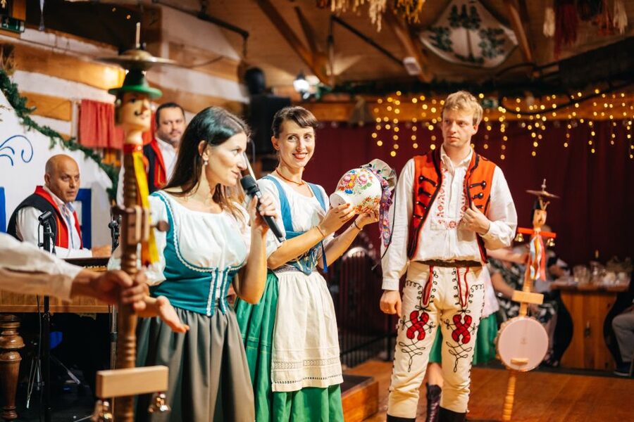 Prague: Dinner with Folk Show and Open Bar - Settling in for the three-course meal