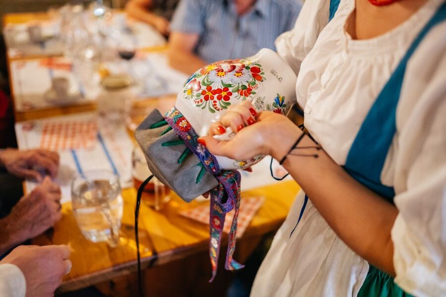 Prague: Dinner with Folk Show and Open Bar - What the atmosphere feels like