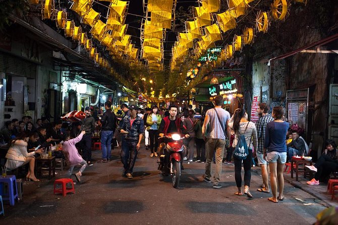 Private Evening Walking Tour - Cyclo & Water Puppet Show in Hanoi Old Quarter - A Hanoi evening built around the cyclo