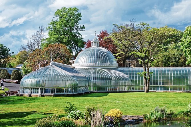 Private Glasgow West End Tour: Arts and Culture - Glasgow Botanic Gardens and the Victorian glasshouses