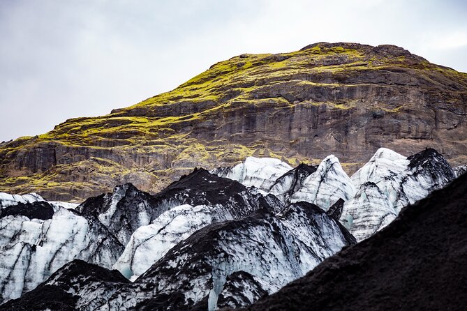 Private South Coast Fire and Ice: Glacier viewpoint & Lava Show - What the vehicle and group size mean