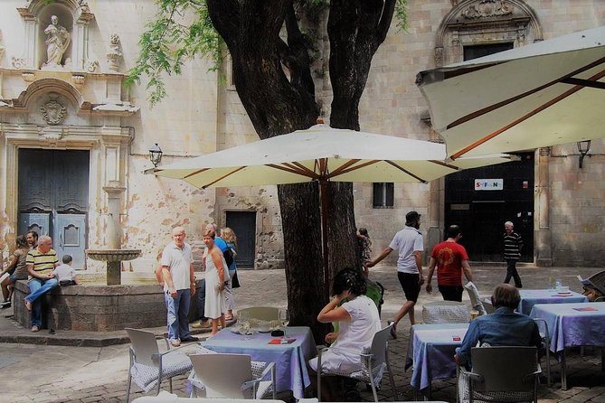 Private Tapas Walking Tour in Barcelona Old Town and Flamenco Show - Walking through the Gothic Quarter’s old streets