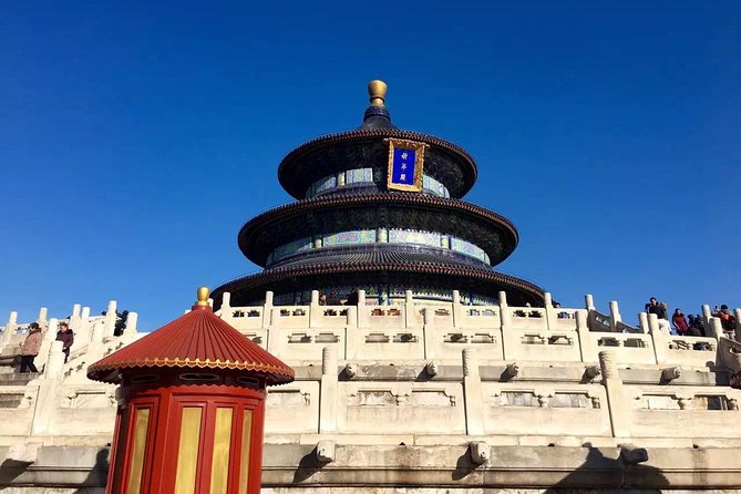 Private Tour: Temple of Heaven with Roast Duck and Acrobatic show - What the private guide adds