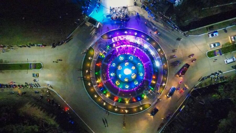 Puerto Princesa: Balayong People's Park with Dinner and Show - What the guide and private van add