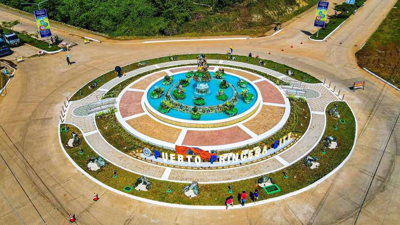 Puerto Princesa: Balayong People's Park with Dinner and Show - Accessibility, language, and hotel pickup