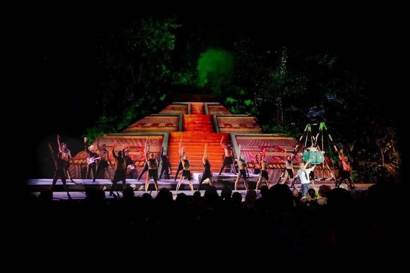 Puerto Vallarta Rhythms of the night, Show & Buffet dinner - Arriving at Candlelit Las Caletas