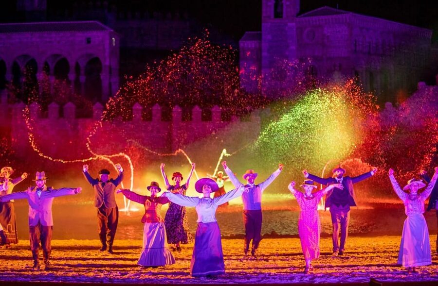 Puy du Fou España "El Sueño de Toledo" Night Show - The arrival of the railway and changing Spain