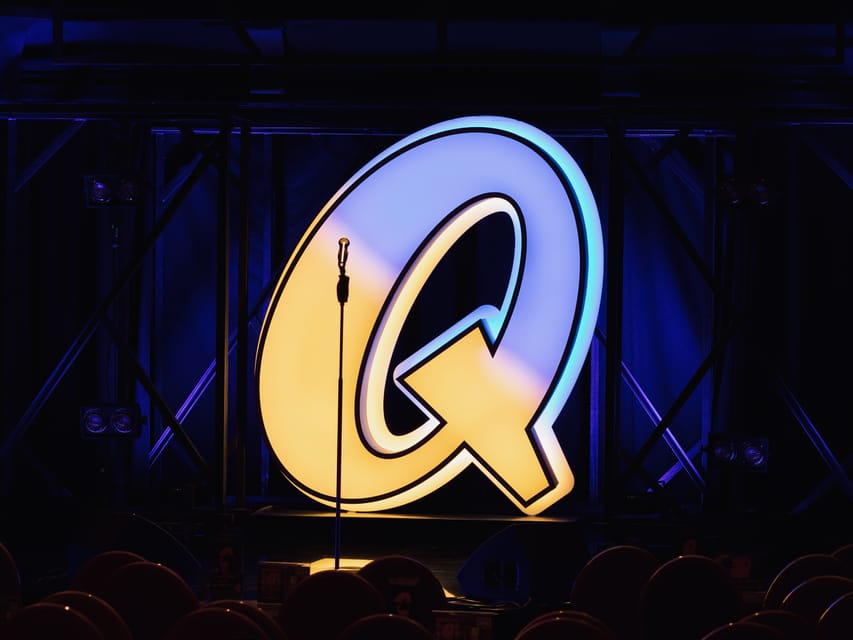 Quatsch Comedy Club München: Die Live Show - The German-only format is the key decision