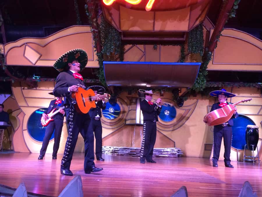 Rafain Palace: Barbecue Dinner Show - What the four-hour schedule means for you