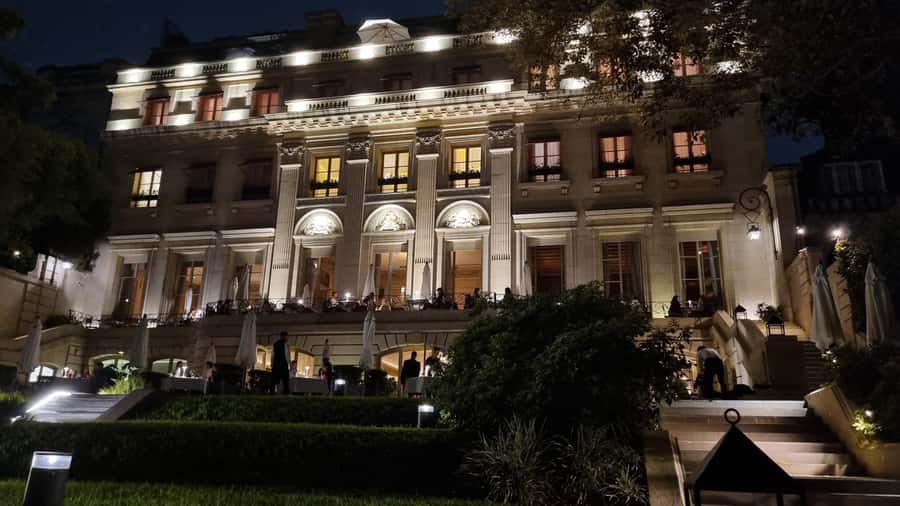 Recoleta Walking Tour and Live Jazz Show - What the $38 price really covers